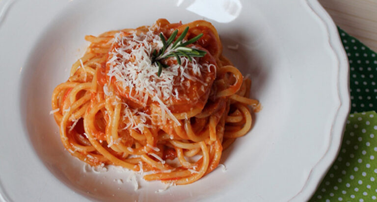 la-cupa-prodotti-tipici-salentini-ricetta-spaghetti-crema-di-pomodori-secchi